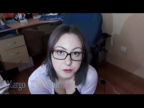 ❤️ Ọmọbinrin ti o ni gbese pẹlu awọn gilaasi buruja Dildo jinna lori Kamẹra ️❌ Fidio furo ️❤